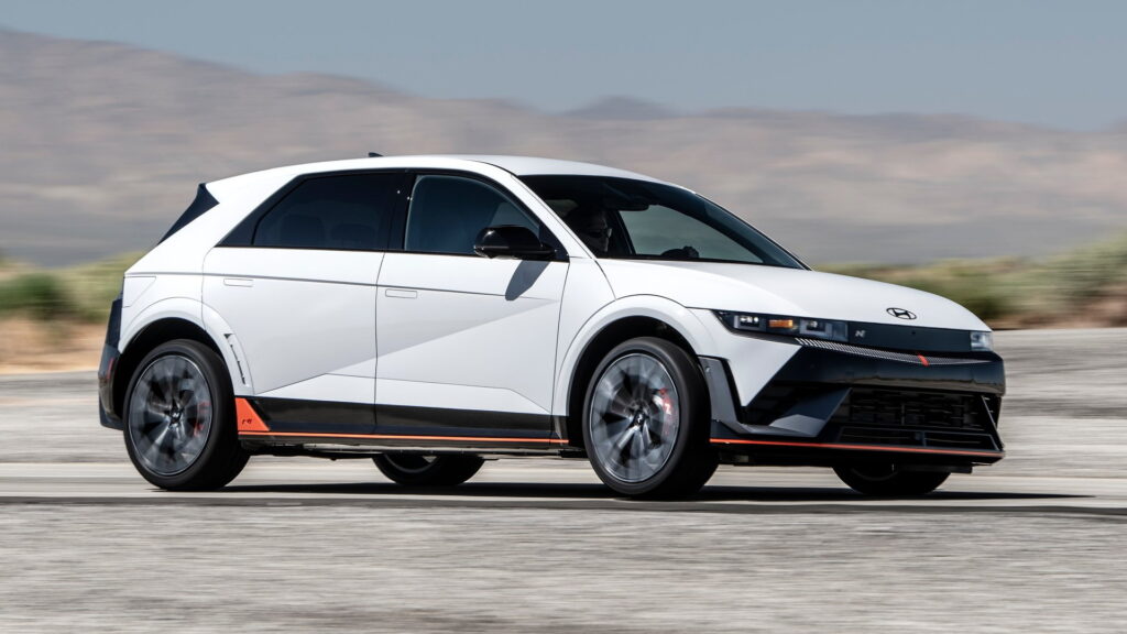 Hyundai Ioniq 5 N на дорозі