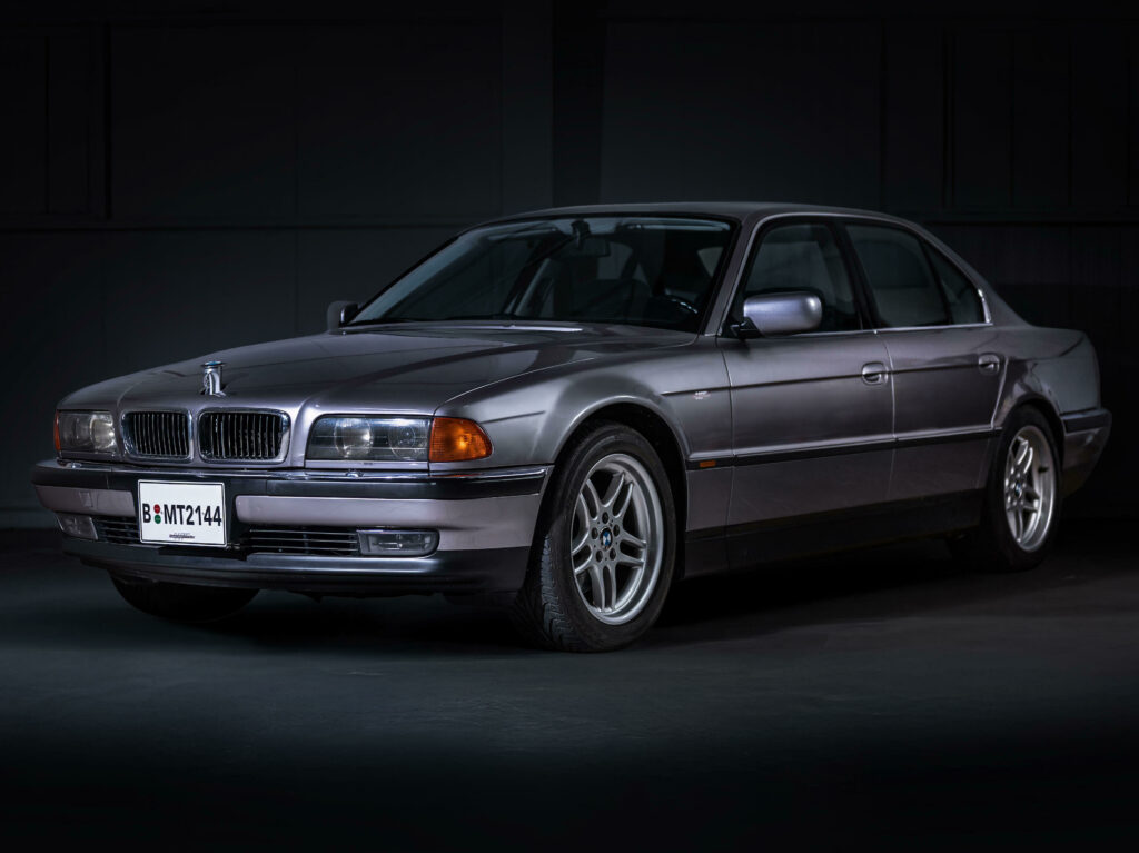 BMW 750iL – Tomorrow Never Dies