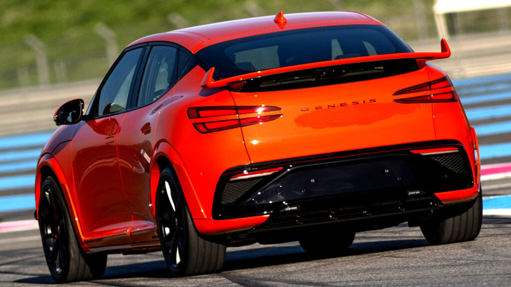 Genesis GV60 Magma 2027 року прагне кинути виклик BMW та AMG