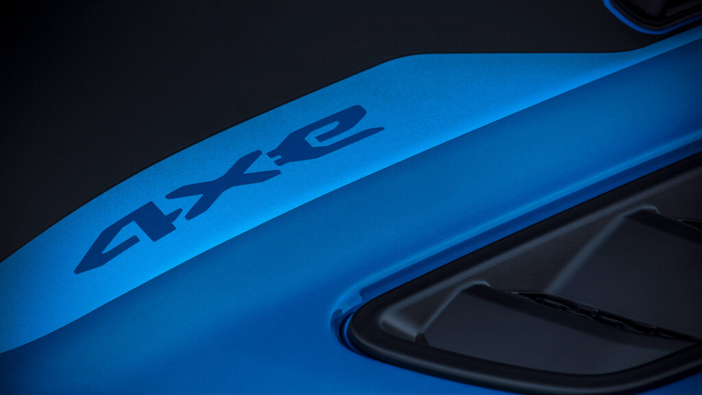 Jeep рекомендує 320 тисячам власників залишати автомобілі на відкритому повітрі через проблеми з акумуляторами Samsung