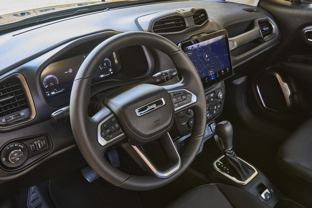  Следующий Jeep Renegade все же не станет полностью электрическим