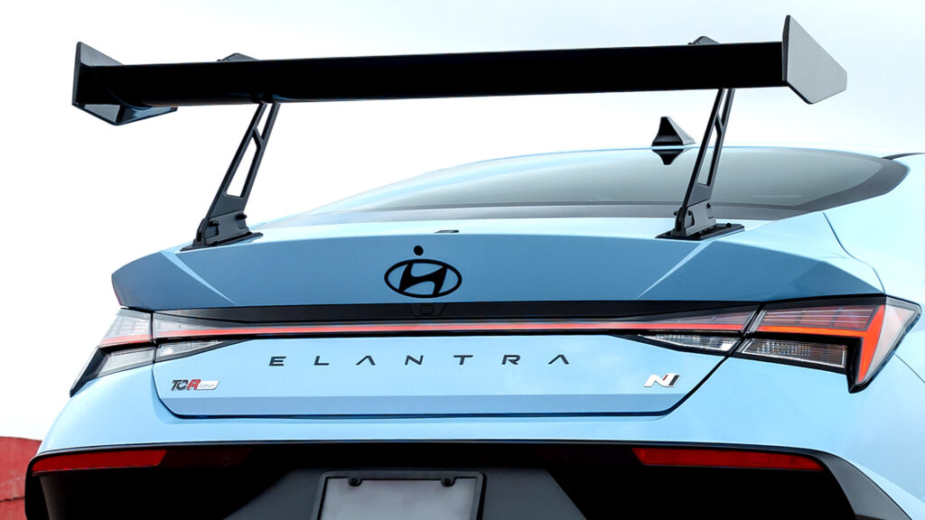 Бензин чи електромобіль? Hyundai N пропонує Америці дві нові моделі обох типів