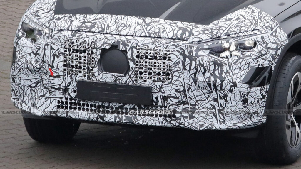 Mercedes оновлює бензинові моделі GLC SUV та Coupe, додаючи їм більшу решітку радіатора для конкуренції з електромобілями