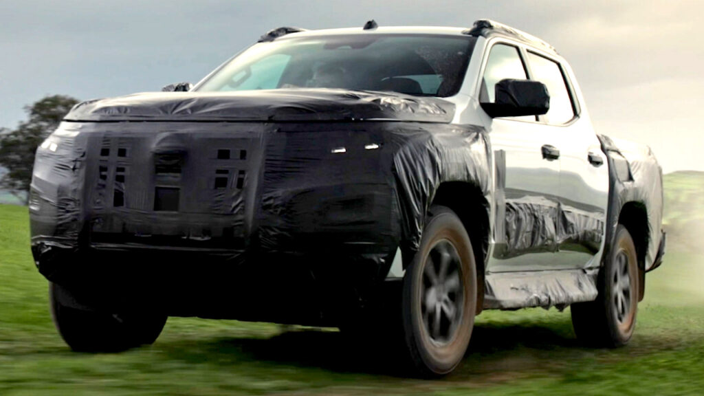 Новий Nissan Navara намагається довести, що він не є лише переробленим Mitsubishi