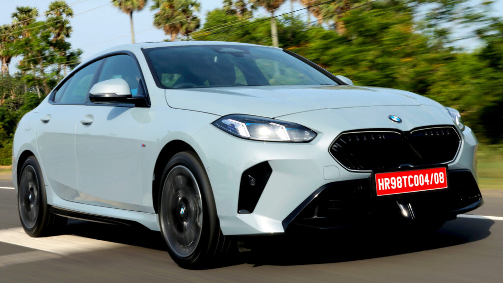 Найбільша за населенням країна світу планує заборонити автомобілі з преміальним паливом