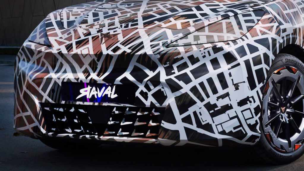 Новий електромобіль Cupra виглядає так, наче його колеса — це диски циркулярної пилки