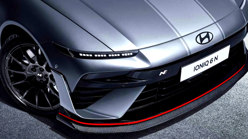 Hyundai представила карбоновий комплект за $7500 для моделі Ioniq 6 N, що робить її ще агресивнішою
