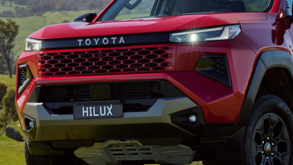 Нова Toyota Hilux пропонує дизайн, натхненний сумо, та можливість вибору електричної версії
