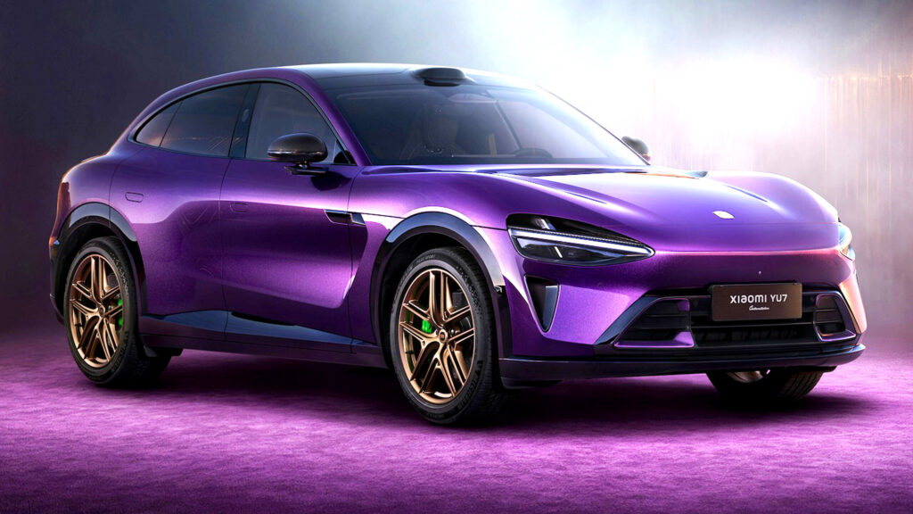 Модель YU7 від Xiaomi обігнала за продажами Tesla Model Y, і тепер це переросло в особисту суперництво