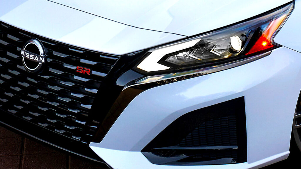 Nissan посилює лінійку Altima, що призведе до зростання цін у 2026 році