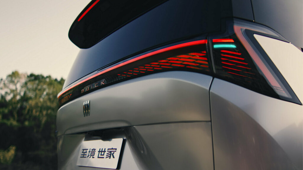 Buick Electra Encasa на дорозі