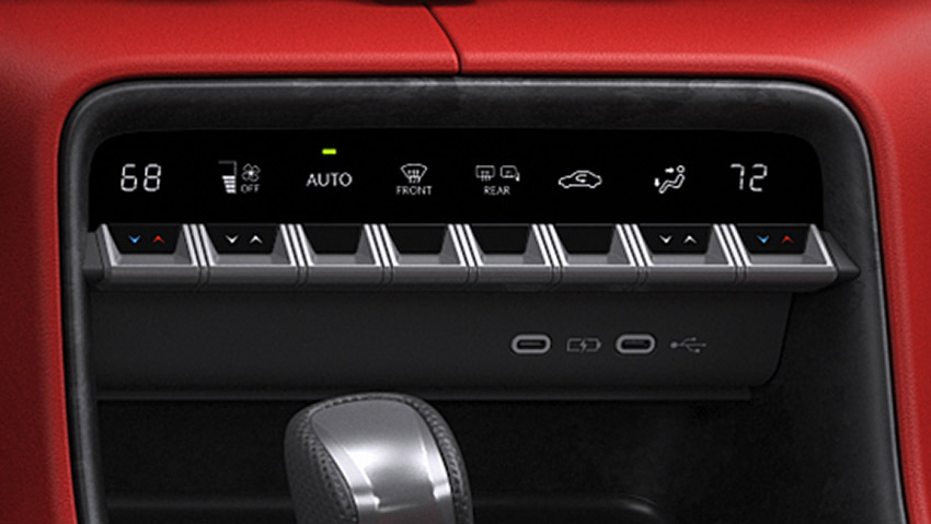 Деталі інтер'єру Lexus IS