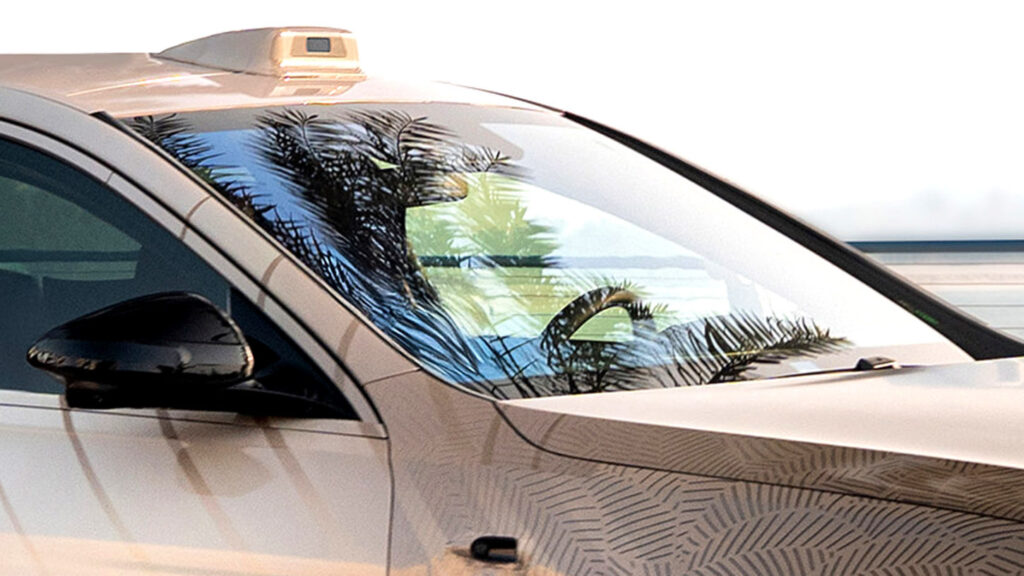 Цей автомобіль S-класу тепер їздить сам