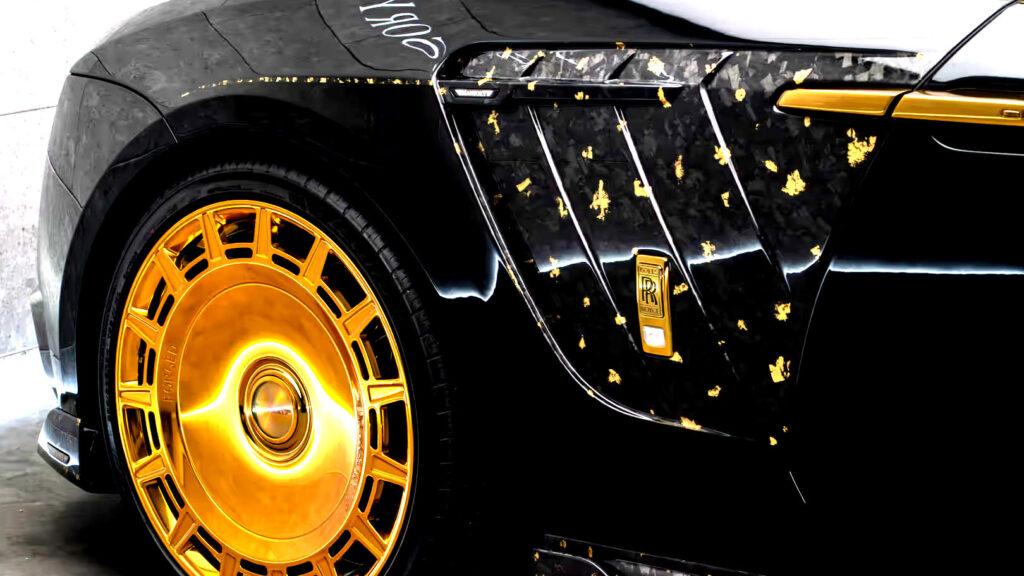 Мансорі додали зовнішні динаміки, якщо ви вважали, що цей електромобіль недостатньо гучний