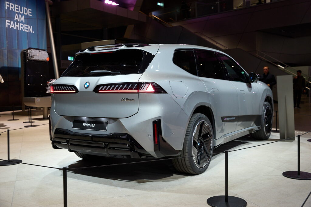 BMW iX3