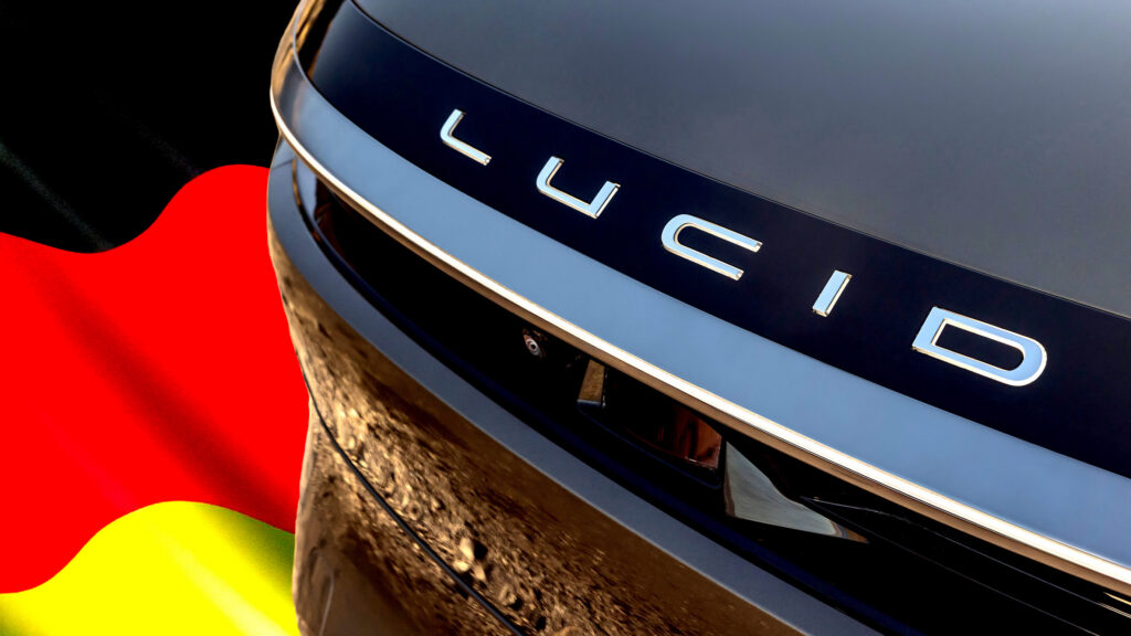 Головний інженер стверджує, що повідомив про образливе слово «нацист» у компанії Lucid, після чого його звільнили