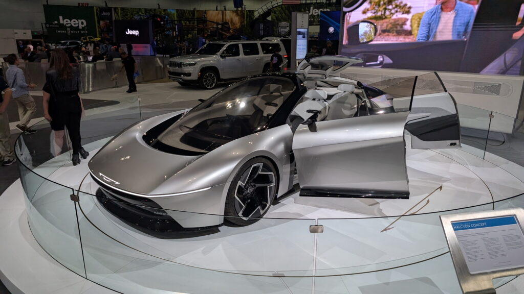 Концепт Chrysler Halcyon