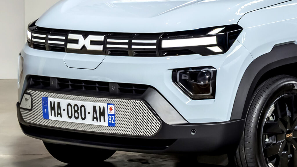 Найдоступніший електромобіль у Британії виробляють у Китаї, але має він не китайську марку