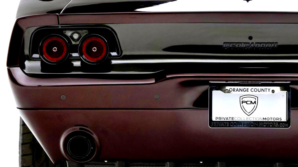 Це не звичайний Charger, а Challenger з таємницею суперкара