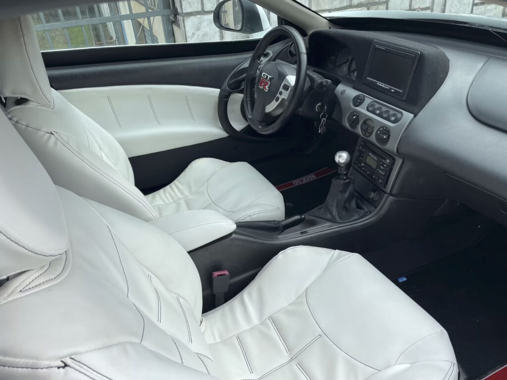 Деталі репліки Nissan GT-R