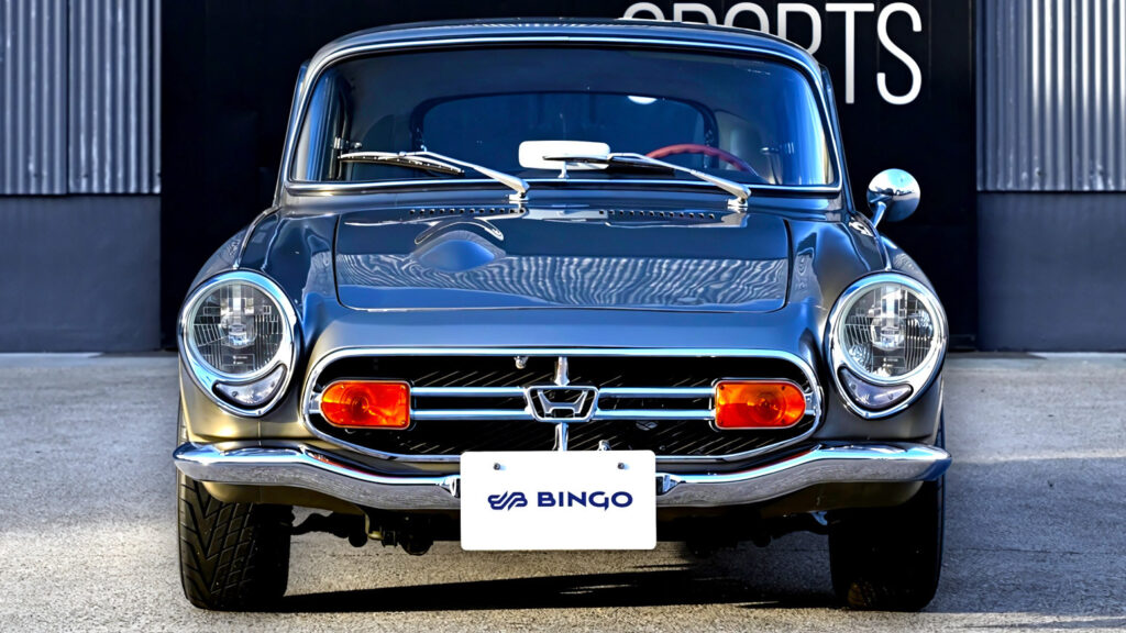 Цей компактний спортивний автомобіль Honda відчувається як мотоцикл на чотирьох колесах