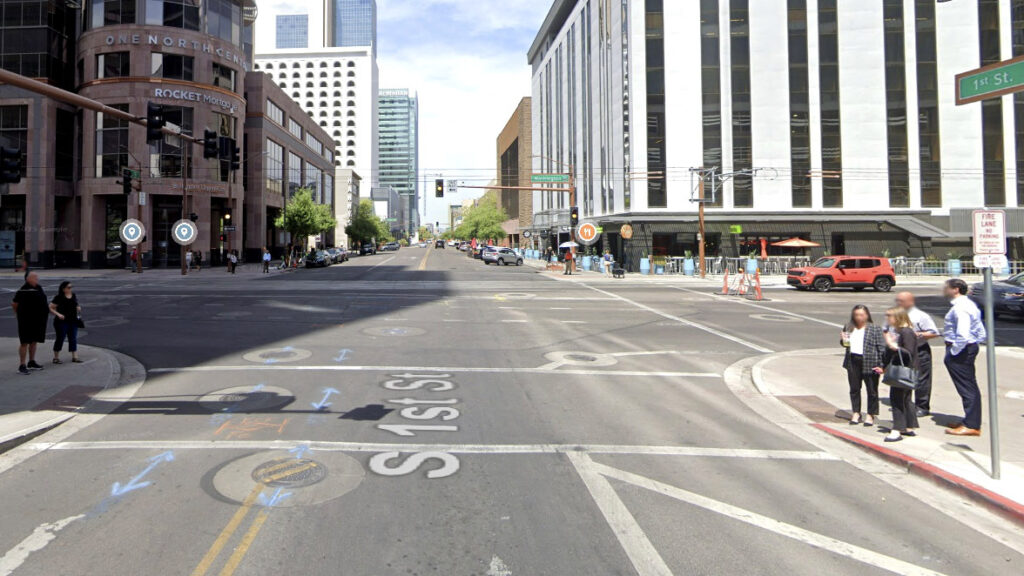 Прогулюватися неправильно у Фініксі — отримаєш штраф, як порушник швидкісного режиму