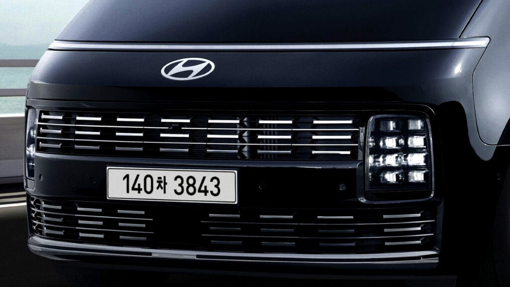 Hyundai оновила свій футуристичний мінівен саме в ключових аспектах