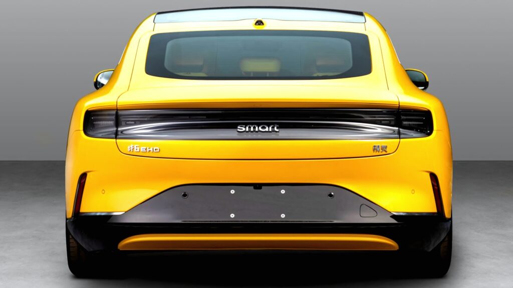 Перший седан від Smart виявився значно просторішим, ніж можна було очікувати