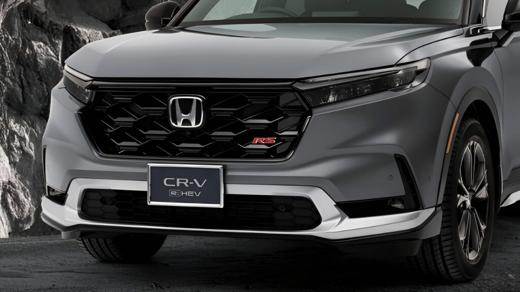 Honda CR-V нарешті з’являється в Японії з аксесуарами у стилі “жорсткої преміальності”