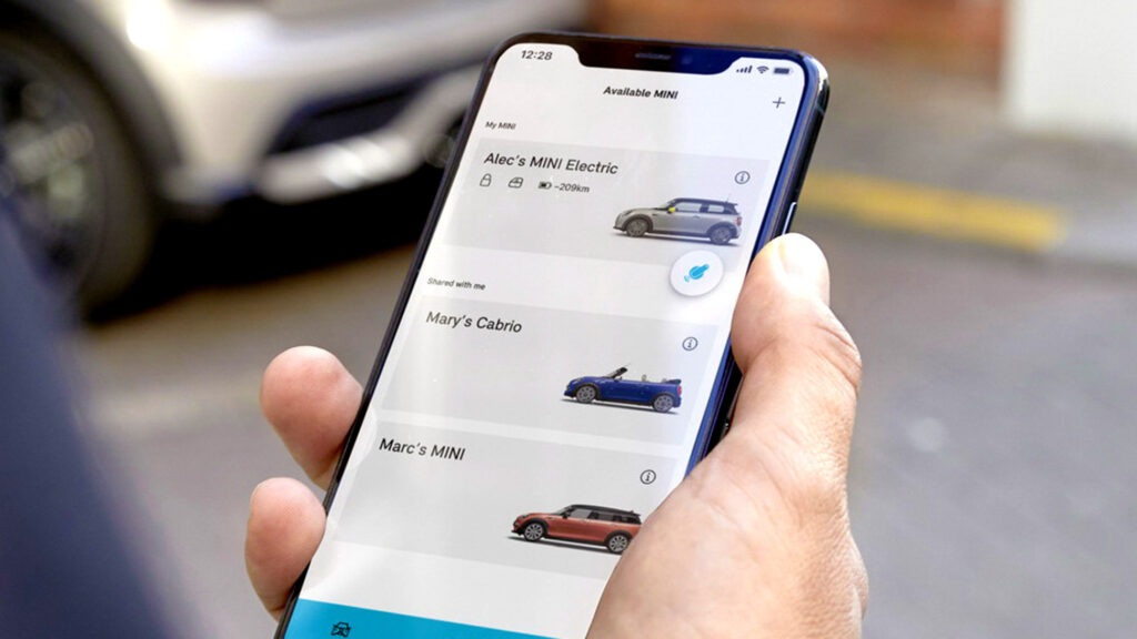 Mazda та Alfa Romeo займають останні місця в рейтингу задоволеності автомобільними додатками
