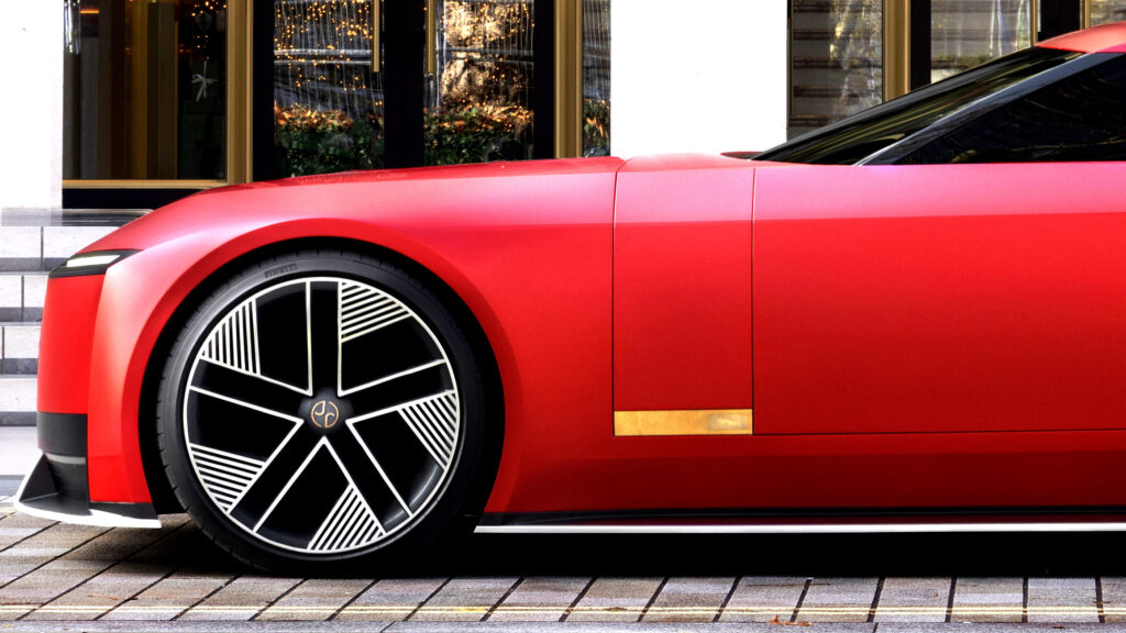 Jaguar представив новий колір для майбутніх моделей відразу після звільнення їхнього творця