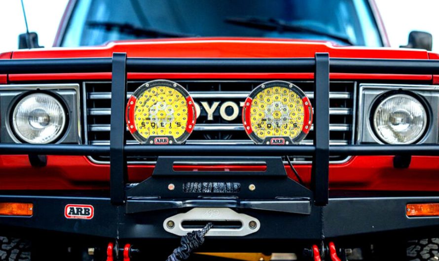 Цей легендарний FJ60 Land Cruiser спершу почуєш, а вже потім побачиш