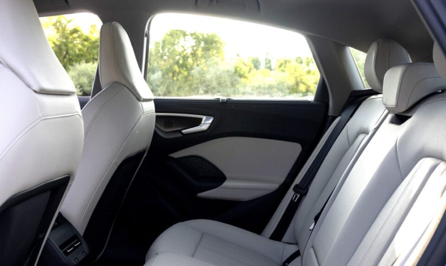 Ремені безпеки Audi працюють відмінно, але не для кріплення дитячих сидінь