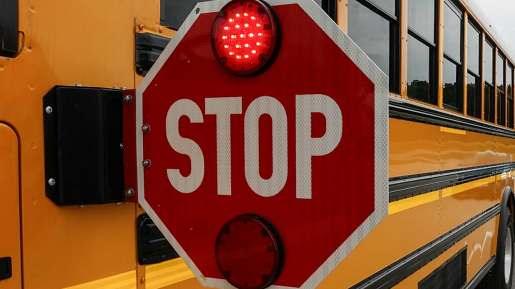 Автономні таксі Waymo привернули увагу федеральних органів