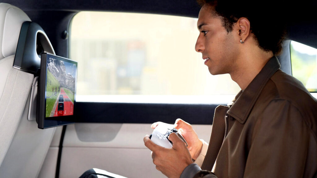 За $90 тисяч Sony Honda дозволяє не лише відчути Gran Turismo, а й грати в неї