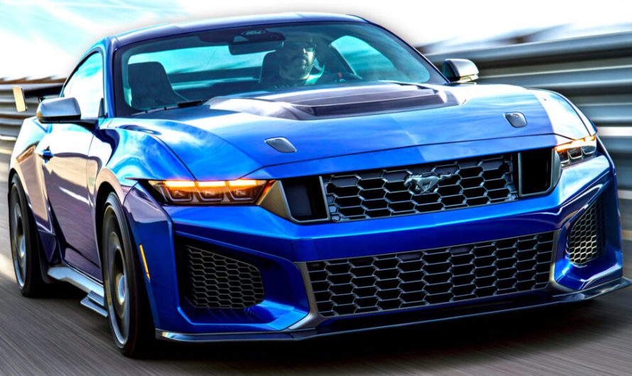 Перший екземпляр Mustang Dark Horse SC виставляється на аукціон