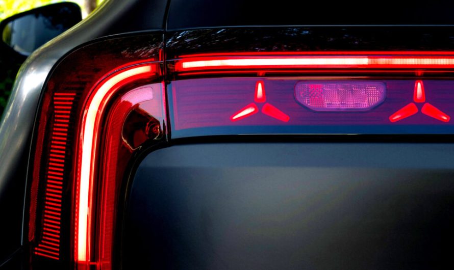 Mercedes планує позбутися найнезручнішої особливості сучасних задніх ліхтарів