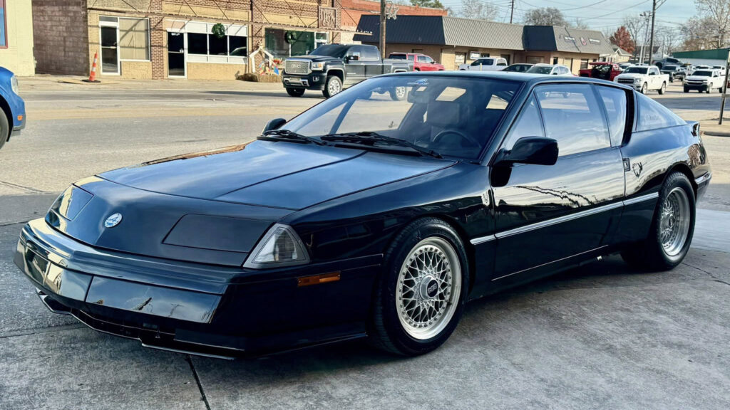 Renault Alpine GTA Turbo збоку