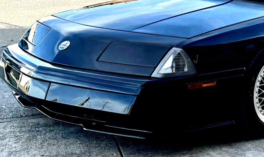 Renault витратила 30 мільйонів доларів на адаптацію французького аналога 911 для американського ринку та випустила лише 12 екземплярів