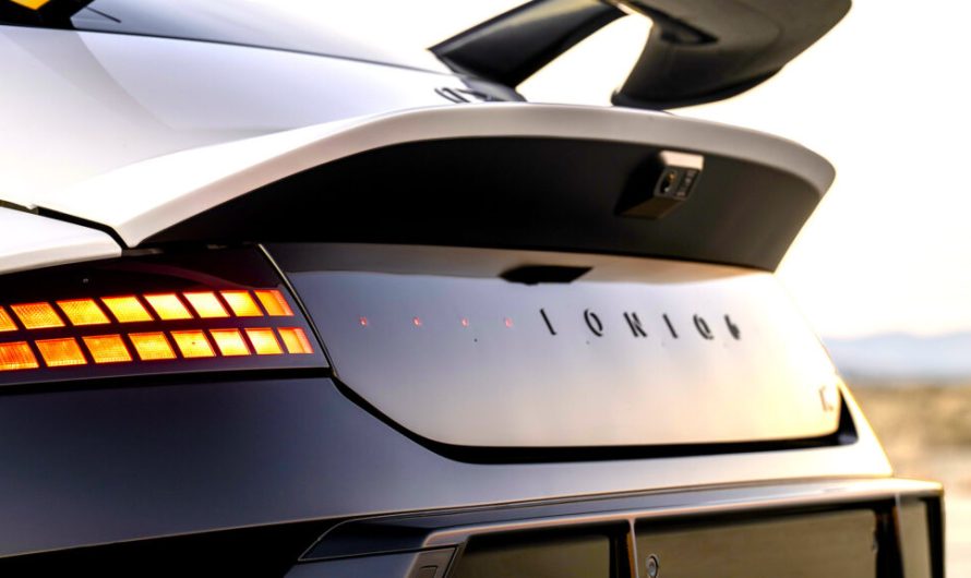 Відтепер власники електромобілів у Міннесоті сплачуватимуть подвійні збори, і це лише початок