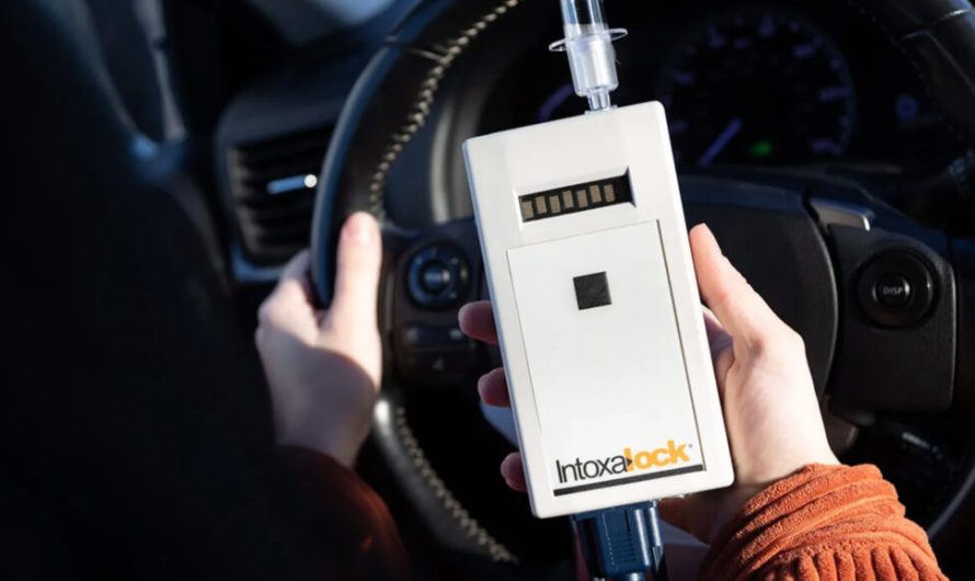 Конгрес США продовжує розглядати законопроект про встановлення «автомобільних вбивчих вимикачів», оскільки республіканці розділилися між безпекою та питаннями спостереження