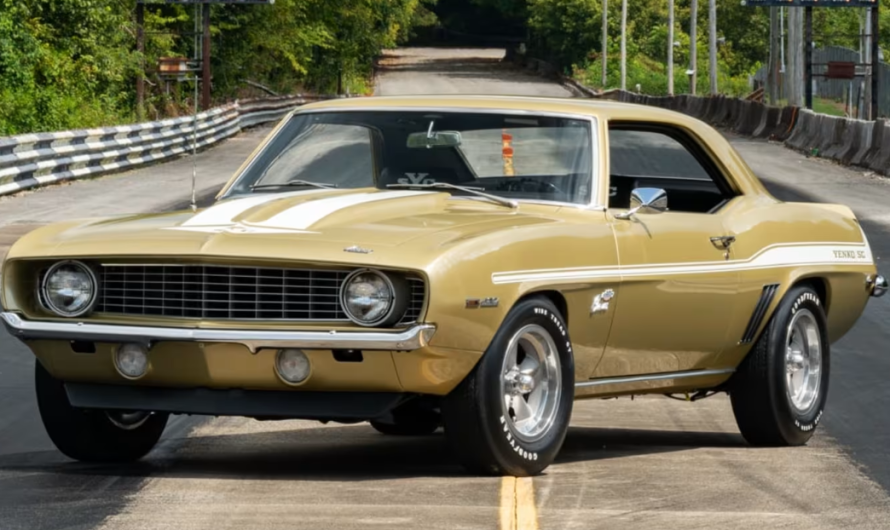 У США продали найдорожчий Chevrolet Camaro усіх часів: за 57-рчне авто віддали $1,8 млн (фото)
