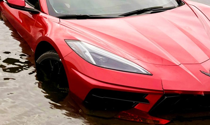 Хто залишає Corvette C8 у водоймі? Схоже, у Флориді знайшовся такий