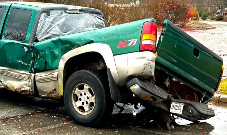 Його вантажівка стала інтернет-мемом, поки всі не зрозуміли, що він їздить нею щодня
