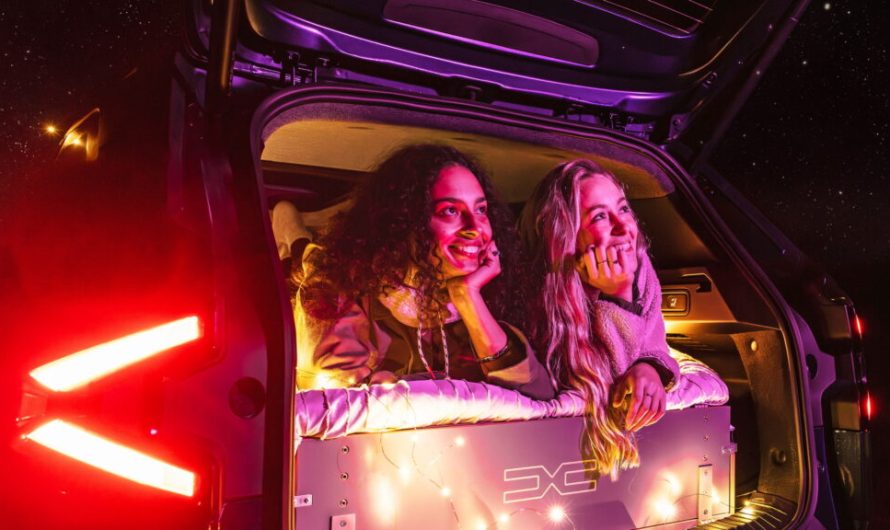 Dacia створила готель з позашляховиків спеціально для спостерігачів за зорями