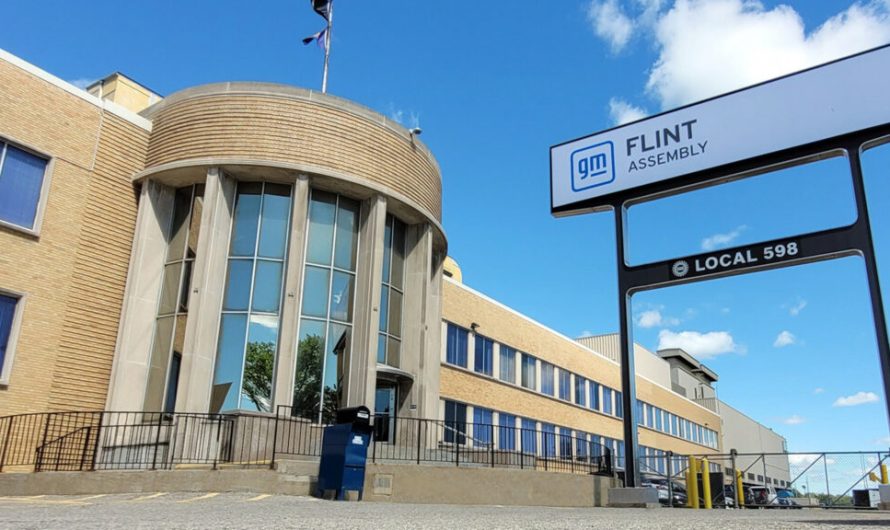 GM продовжує зупинку виробництва, тимчасово позбавляючи роботи тисячі працівників