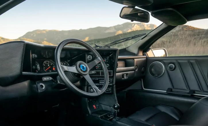 Isdera Imperator 108i