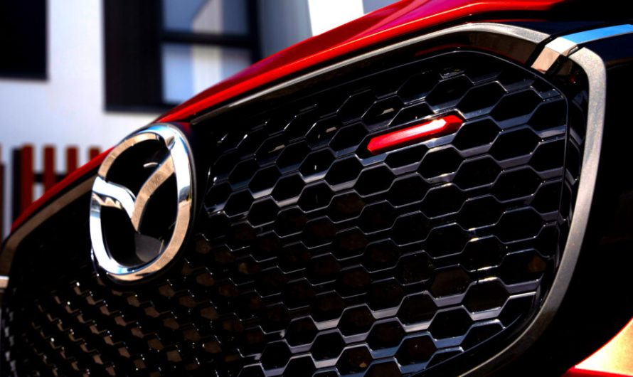 Ці два автомобілі Mazda прослужили вірою та правдою десять років, але тепер їхній шлях завершується