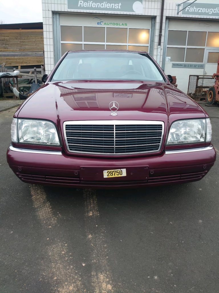 Mercedes-Benz S-Class W140