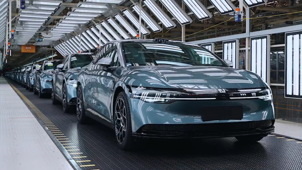 Китайський електромобіль Zeekr